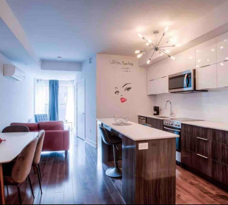 2 Bedroom Condo In The Heart Of The City モントリオール エクステリア 写真
