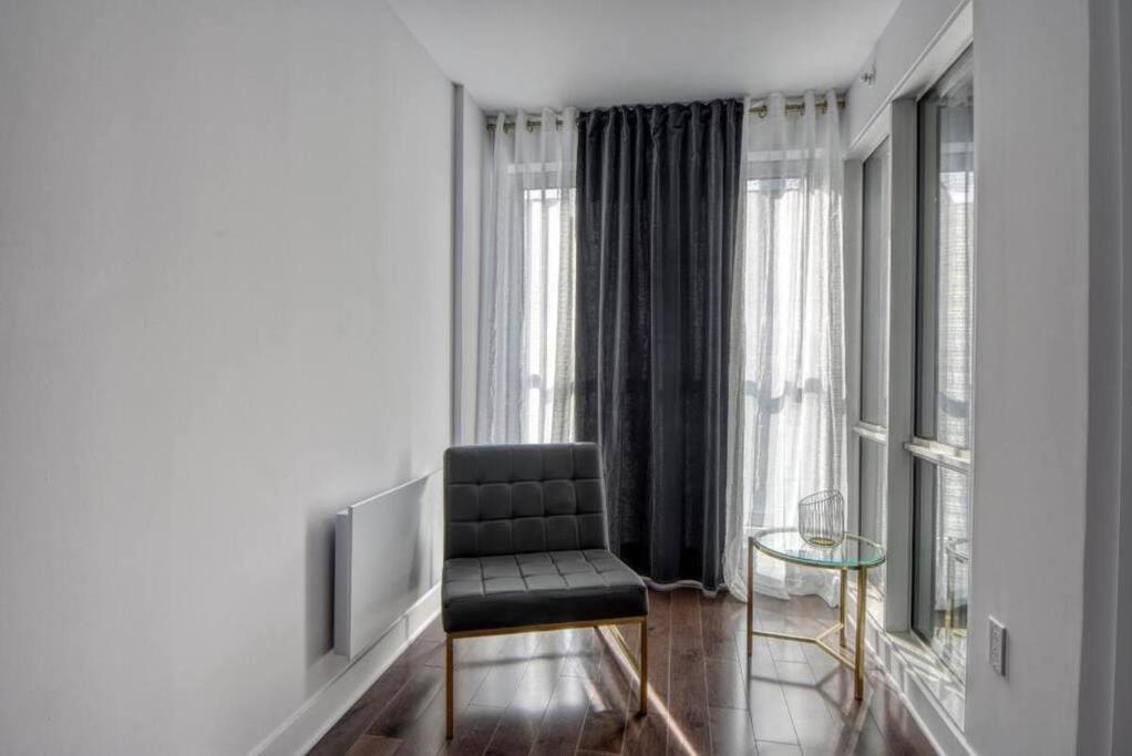 2 Bedroom Condo In The Heart Of The City モントリオール エクステリア 写真
