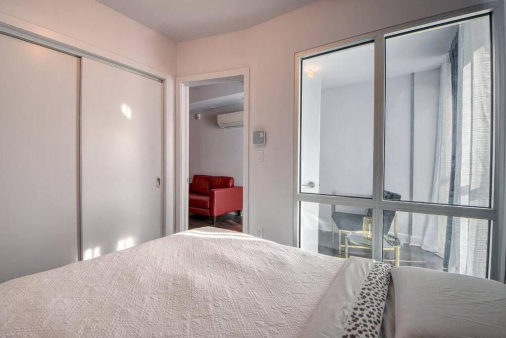 2 Bedroom Condo In The Heart Of The City モントリオール エクステリア 写真
