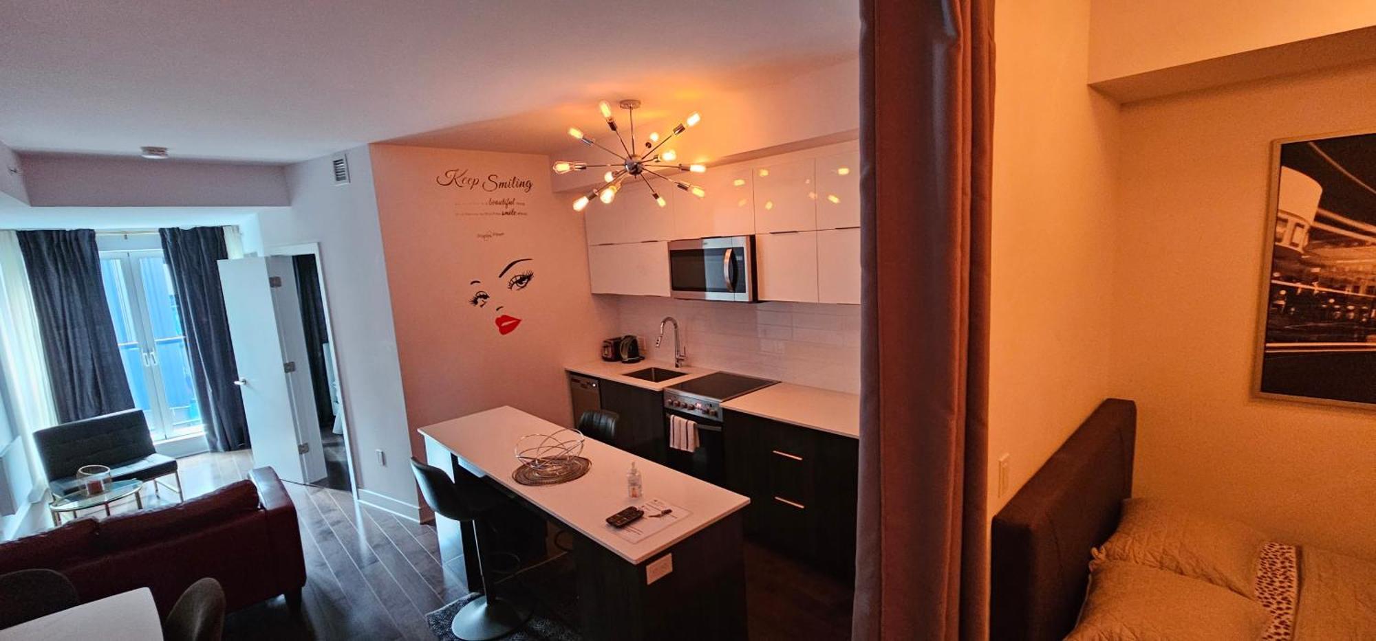 2 Bedroom Condo In The Heart Of The City モントリオール エクステリア 写真